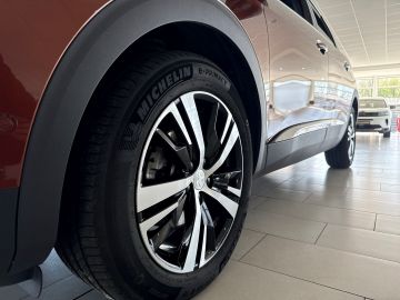 Bild 7 Peugeot 5008 GT Hybrid 7-Sitzer Navi Digitales Cockpit A