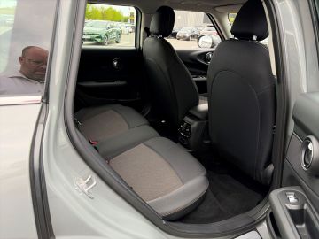 Bild 10 MINI One Clubman Mehrzonenklima SHZ Keyless Notbremsa