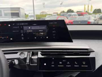 Bild 12 Peugeot 3008 Hybrid Allure AHK-abnehmbar Navi Digitales