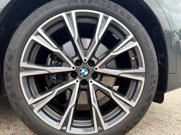 Bild 17 BMW X7 xDrive 40 d M Sport Park-Assistent Sportpaket