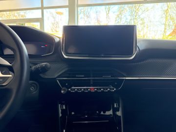 Bild 12 Peugeot 2008 Allure LED Apple CarPlay Android Auto Klima