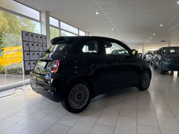 Bild 5 Fiat 500 Icon Mild Hybrid 1.2 Digitales Cockpit Apple