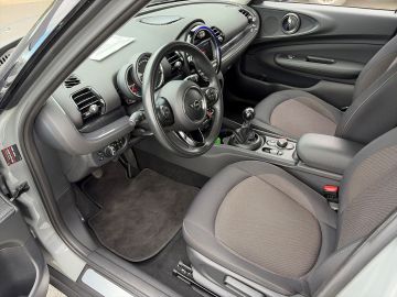 Bild 9 MINI One Clubman Mehrzonenklima SHZ Keyless Notbremsa