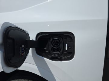 Bild 17 Ford Transit Courier -e SYNK 4 Klimaautom Parklenkass