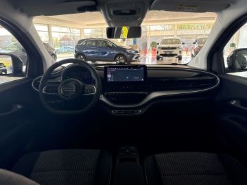 Bild 11 Fiat 500e Icon Navi Memory Sitze Apple CarPlay Androi