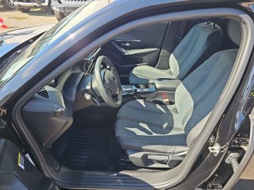 Bild 9 Peugeot 2008 Hybrid 145 Allure LED Apple CarPlay Android
