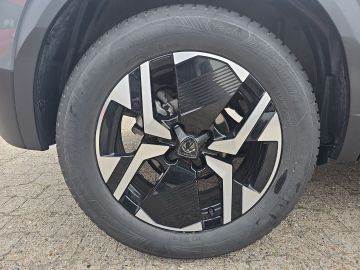 Bild 16 Peugeot 2008 Allure LED Apple CarPlay Android Auto Klima