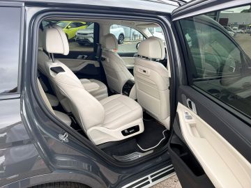 Bild 10 BMW X7 xDrive 40 d M Sport Park-Assistent Sportpaket