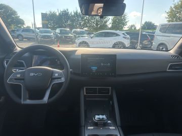 Bild 11 BYD ATTO 2 Active Panorama Navi Leder Digitales Cock