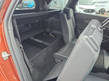Bild 16 Peugeot 5008 Allure Pack Navi Digitales Cockpit LED 2-Zo