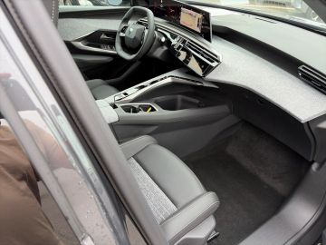 Bild 13 Peugeot 3008 Hybrid Allure AHK-abnehmbar Navi Digitales