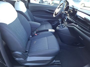 Bild 13 Fiat 500 Icon Hybrid 1.0 Digitales Cockpit Apple CarP