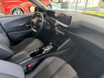 Bild 13 Peugeot 2008 Allure LED Apple CarPlay Android Auto Klima