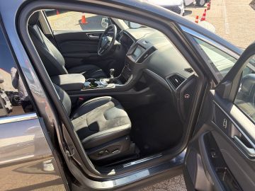 Bild 13 Ford S-Max Titanium Navi Memory Sitze Soundsystem LED