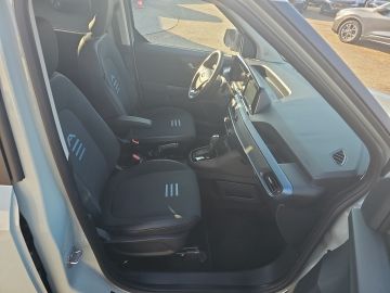 Bild 13 Ford Tourneo Courier Active Navi ACC Klimaautom DAB S