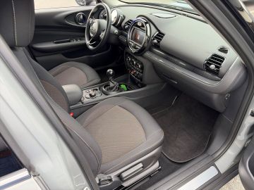 Bild 13 MINI One Clubman Mehrzonenklima SHZ Keyless Notbremsa