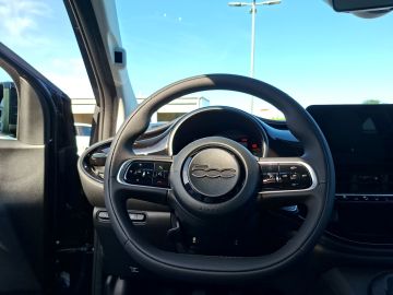 Bild 14 Fiat 500 Icon Hybrid 1.0 Digitales Cockpit Apple CarP