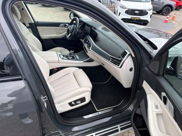 Bild 13 BMW X7 xDrive 40 d M Sport Park-Assistent Sportpaket