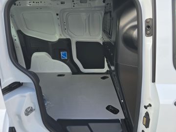 Bild 10 Ford Transit Courier BEV Trend Apple CarPlay Android