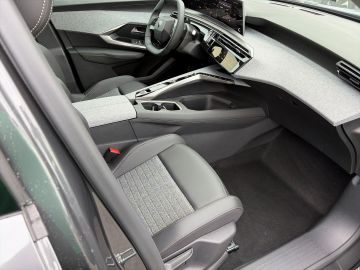 Bild 13 Peugeot 3008 Hybrid Allure AHK-abnehmbar Navi Digitales