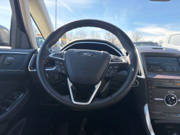 Bild 14 Ford S-Max Titanium Navi Memory Sitze Soundsystem LED