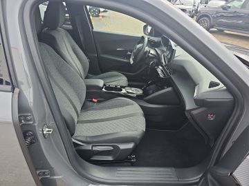 Bild 13 Peugeot 2008 Allure LED Apple CarPlay Android Auto Klima