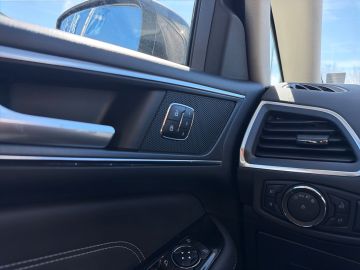 Bild 16 Ford S-Max Titanium Navi Memory Sitze Soundsystem LED