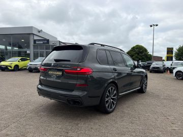 Bild 5 BMW X7 xDrive 40 d M Sport Park-Assistent Sportpaket