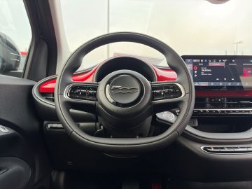 Bild 14 Fiat 500C e Red Navi Memory Sitze Apple CarPlay Andro