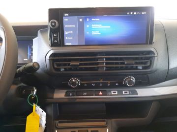 Bild 15 Opel Vivaro Electric kostenlose Fahrzeuglieferung inn