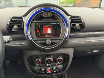 Bild 12 MINI One Clubman Mehrzonenklima SHZ Keyless Notbremsa
