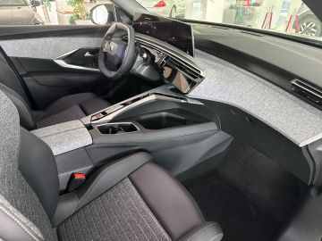 Bild 13 Peugeot 3008 Hybrid Allure AHK-abnehmbar Navi Digitales