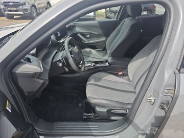 Bild 9 Peugeot 2008 Allure LED Apple CarPlay Android Auto Klima