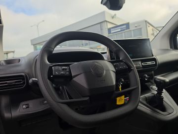 Bild 14 Citroën Berlingo Kasten L1H1 M LED Fernlichtass. Verkehr
