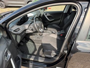 Bild 9 Peugeot 2008 Active Navi Soundsystem Apple CarPlay Andro