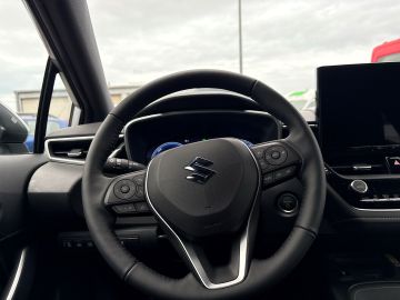 Bild 14 Suzuki Swace 1.8 Hybrid Comfort+ Navi Digitales Cockpit