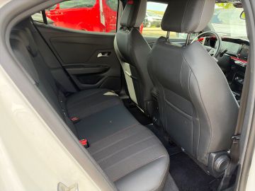 Bild 10 Opel Mokka GS Line Digitales Cockpit LED Apple CarPla