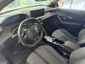 Bild 9 Peugeot 2008 Allure LED Apple CarPlay Android Auto Klima