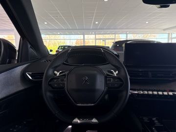 Bild 14 Peugeot 5008 GT Hybrid 7-Sitzer Navi Digitales Cockpit A