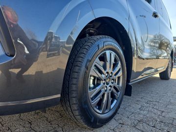 Bild 7 Ford Tourneo Custom 320 L1 Titanium FWD AHK-klappbar